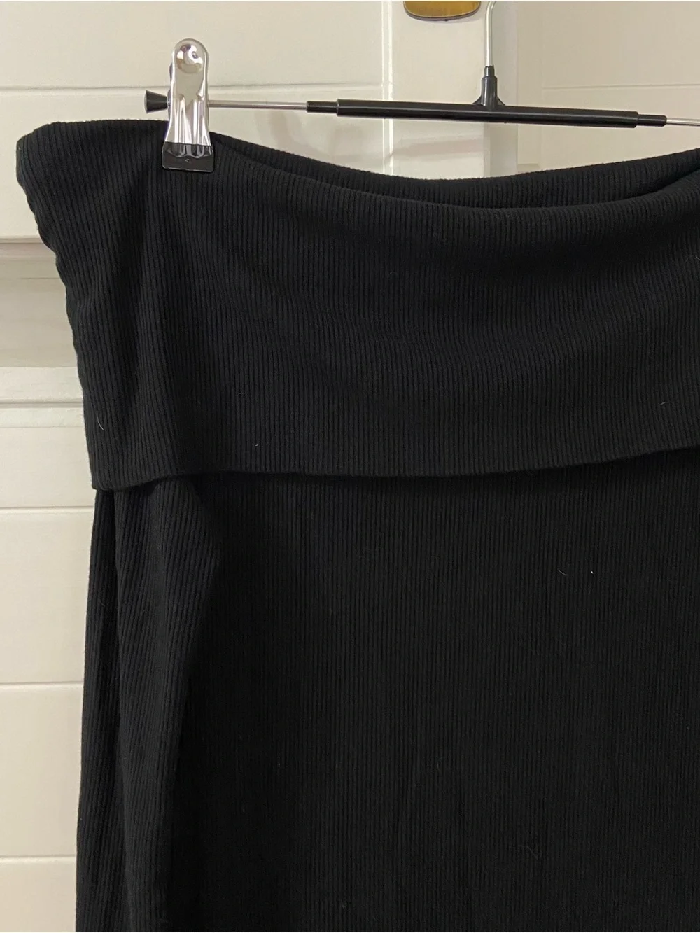 Classic Off-Shoulder Long Sleeve Ribbed Black Midi Dress - Picture 2 of 4